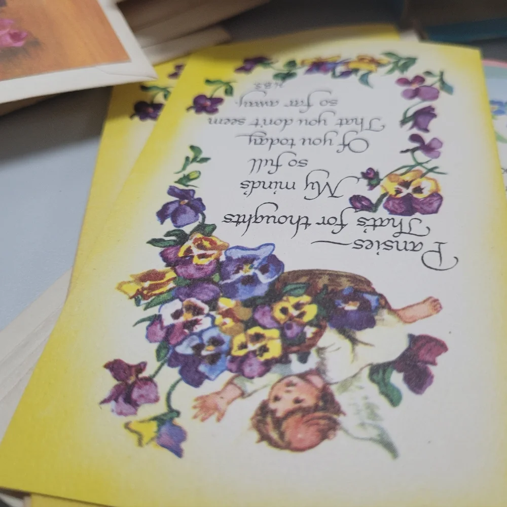 Vintage Greeting Card Collection - Picture 3 of 5